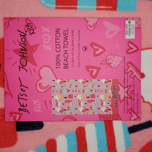 Betsey Johnson Other - Betsey Johnson 🍬🍨🍭NWT🍭🍨🍬 KIDS Beach Towel!!!🍬🍨🍭